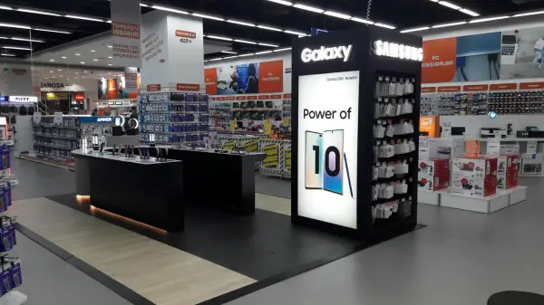 Roe Metal Migros Ve Samsung Standlar